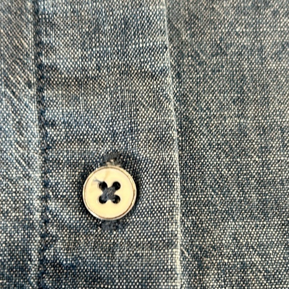 Old Navy size XL. Blue, Boyfriend fit longsleeve button up with 2 front pockets - Picture 10 of 10